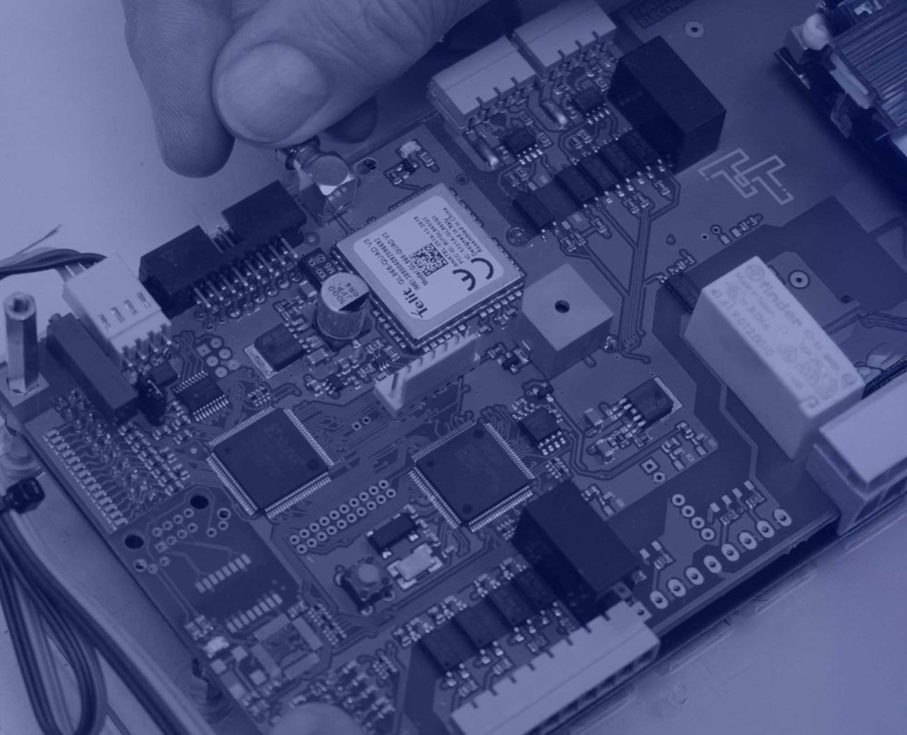 Muntatge d'una placa electrònica a Tàntal Electrònica